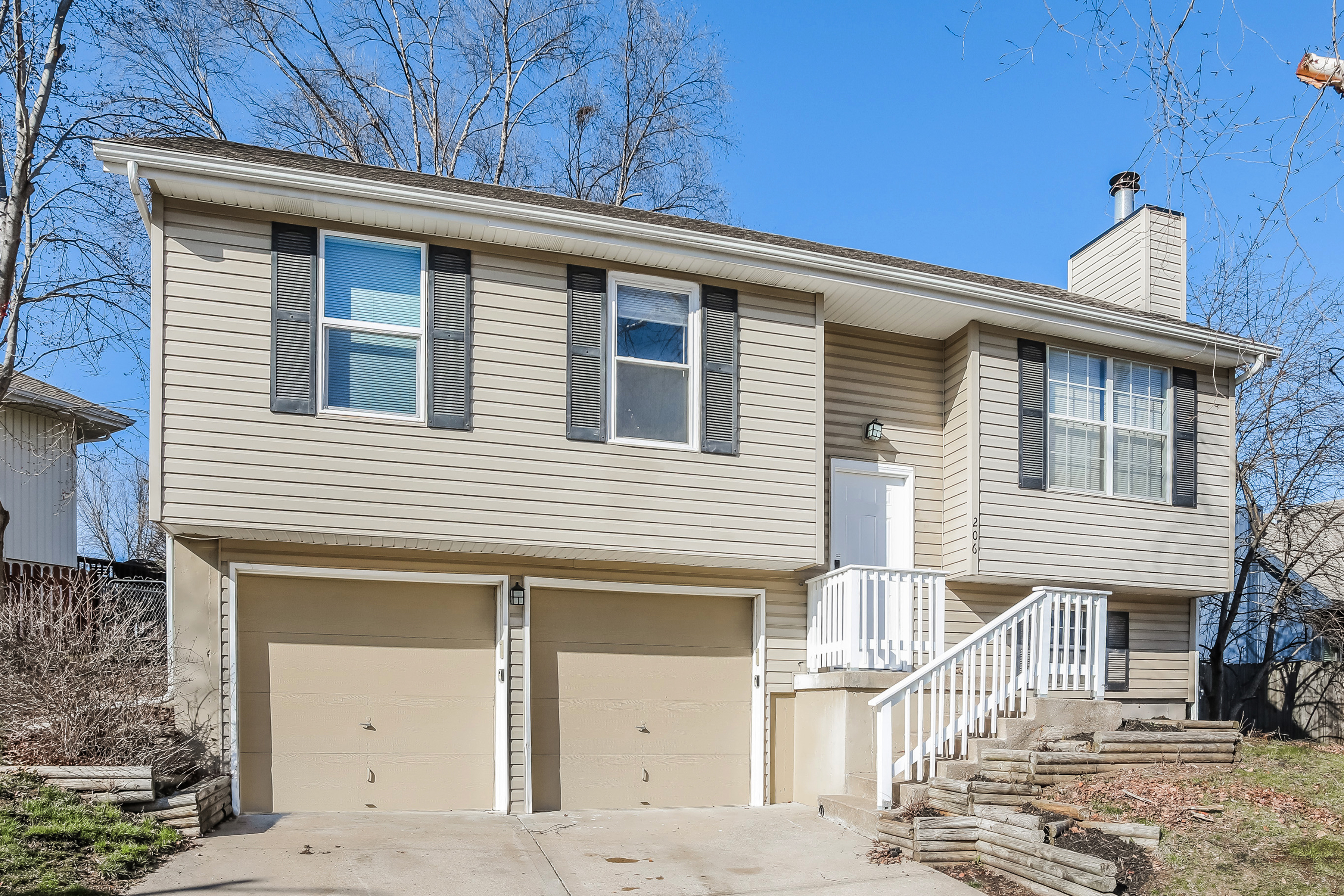 206 NW 102nd St Kansas City, MO 64155